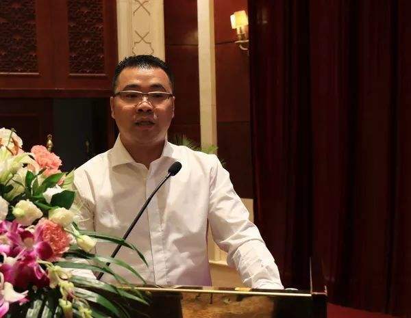 曹成，曹成杰