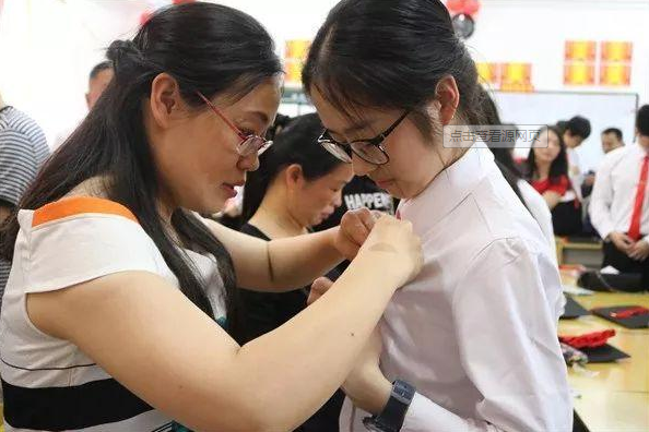 刘丁宁，刘丁宁参加工作
